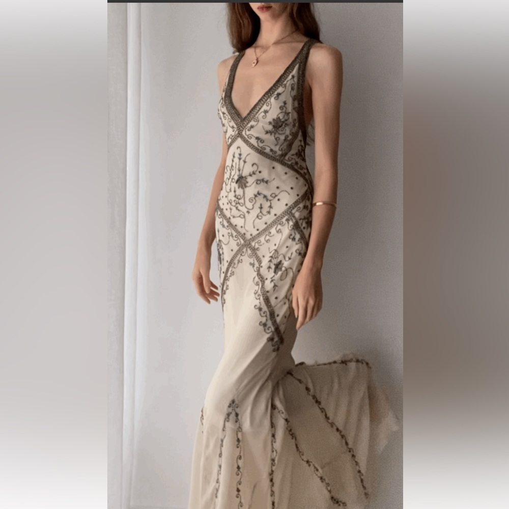 NITELINE SILK BEADED MERMAID STYLE OPEN BACK GOWN SIZE 2